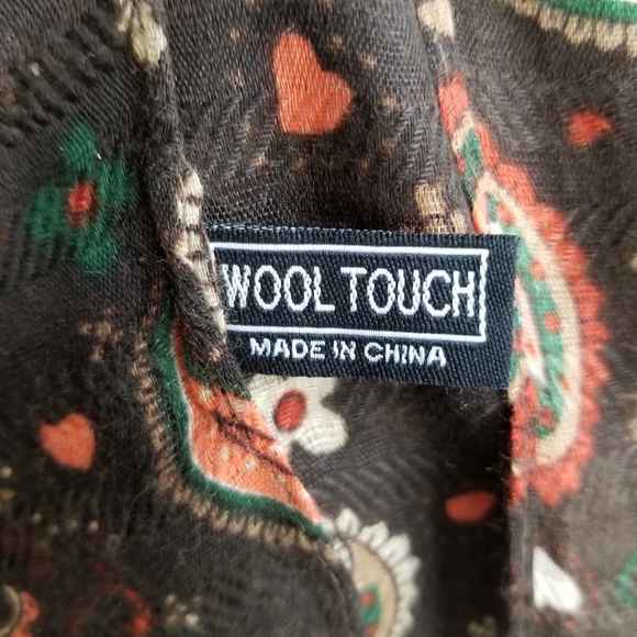 Beautiful Scarf! - Picture 3 of 4